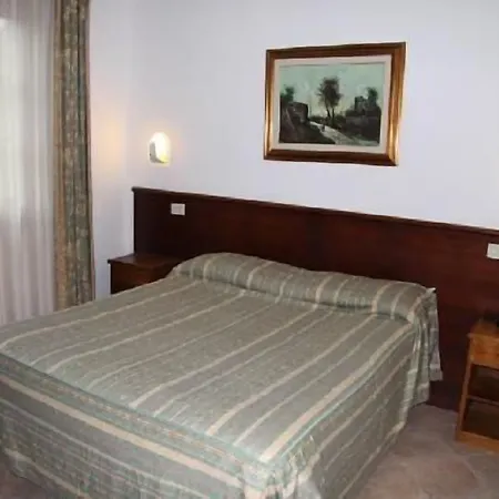 Otel Tris