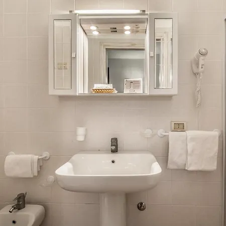 Hotel Tris 3*